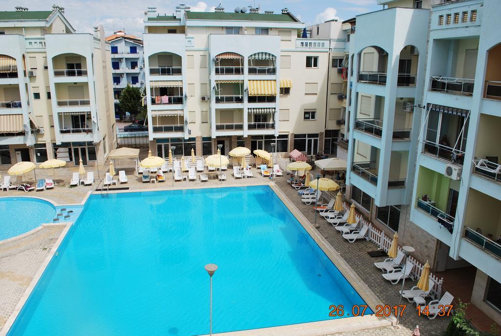 Arbi'S Pool View Apartment Голем Екстер'єр фото