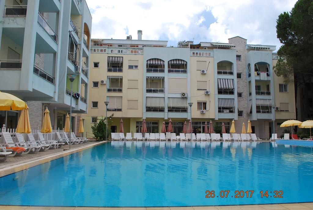 Arbi'S Pool View Apartment Голем Екстер'єр фото